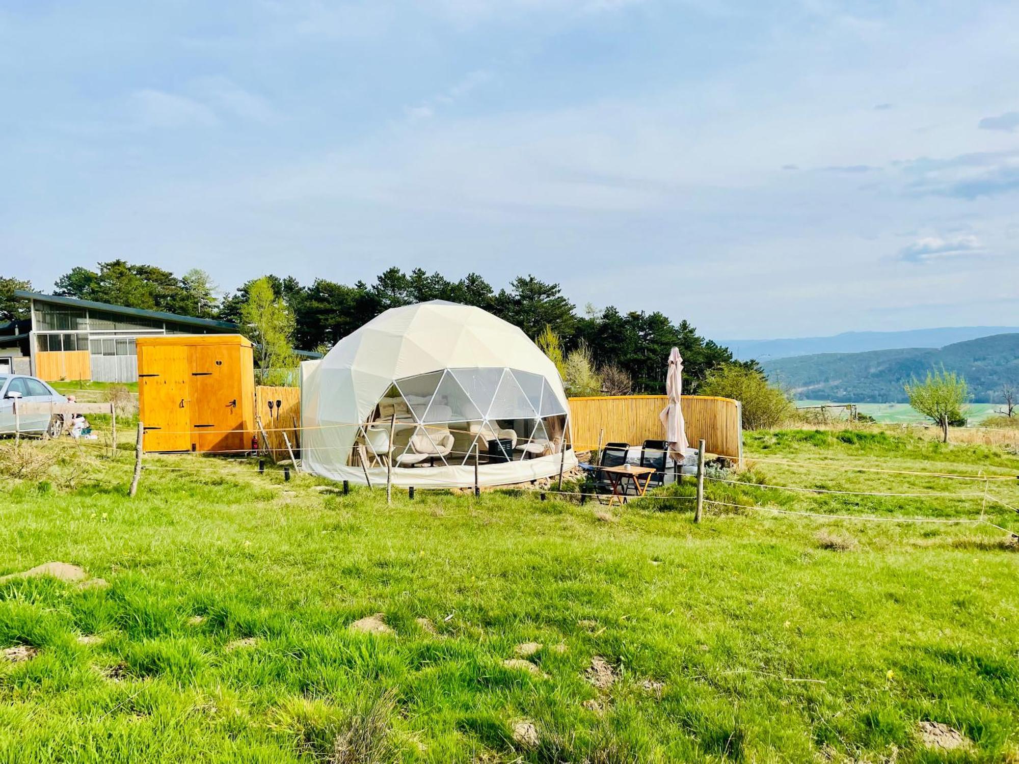 Hotel Glamping Hohe Wand - Zelt Mit Sternenfenster Und Whirlpool Maiersdorf Esterno foto